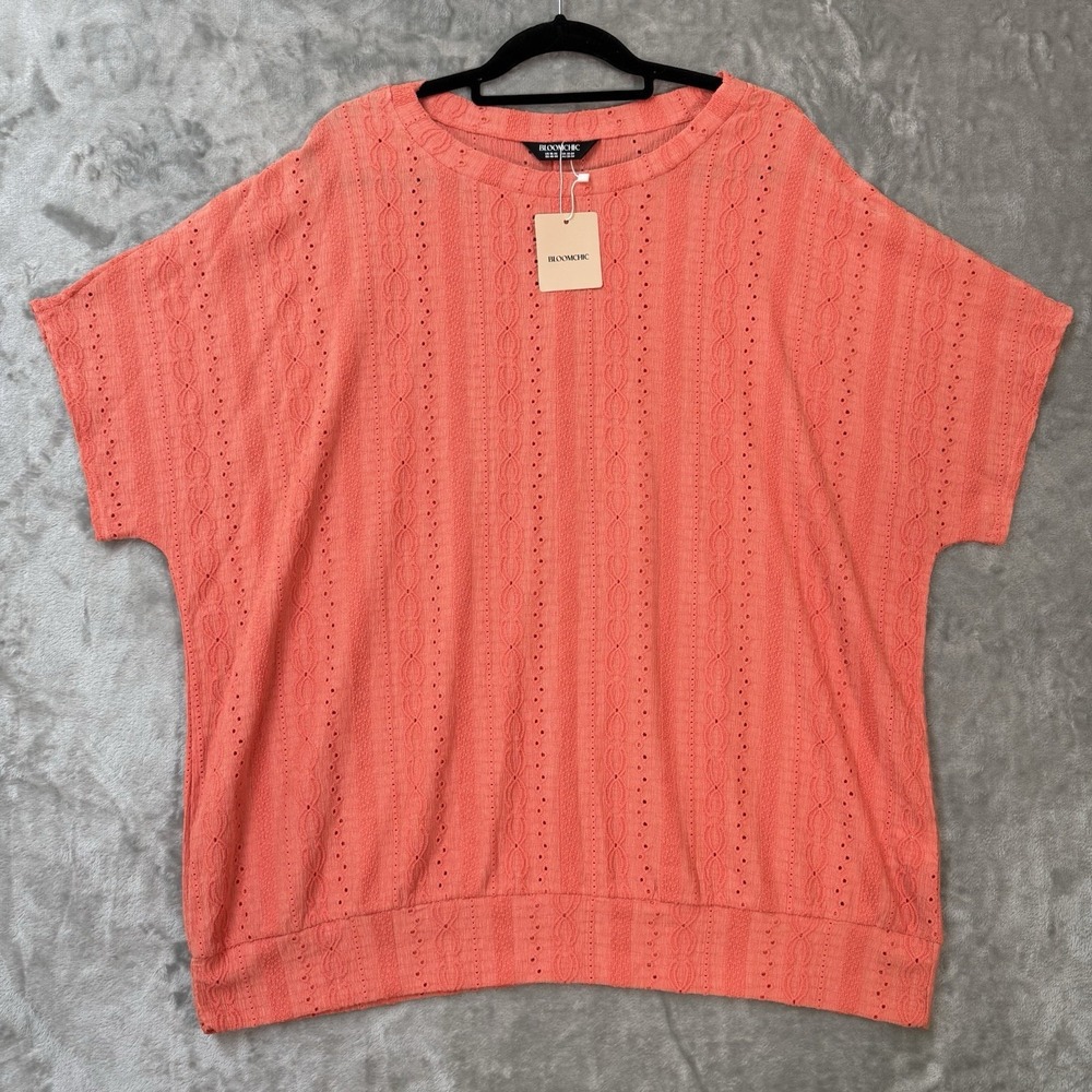NWT BloomChic Top Womens 18-20 Eyelet Knit Short Sleeve Casual Plus Size Blouse